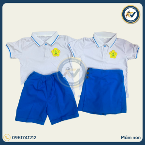 đồng phục mầm non màu trắng viền xanh